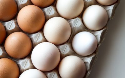 Cererea de ouă a crescut vertiginos în România, pe fondul apropierii sărbătorilor pascale