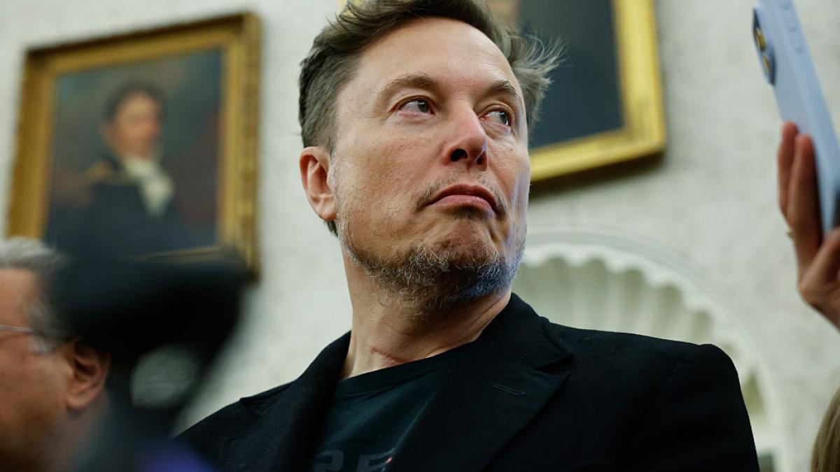 Musk, acuzat că supercomputerul Colossus secătuiește rezervele de apă
