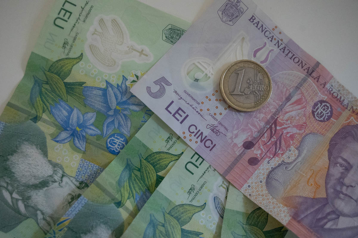 Dobânzile României, umflate de criza politică, avertizează Bloomberg