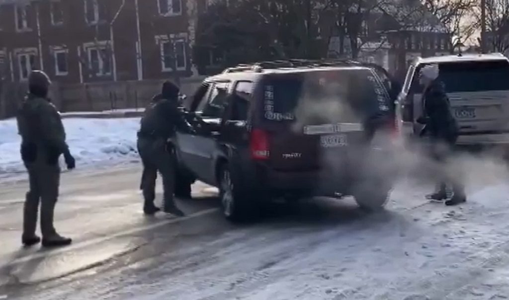 Șeful ICE, implicat în politica lui Donald Trump, pleacă în mai