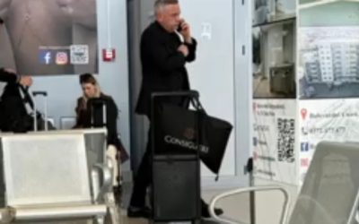 Barbu, pozat cu geanta Vuitton de 5000 euro: „Nu știu ce e!”