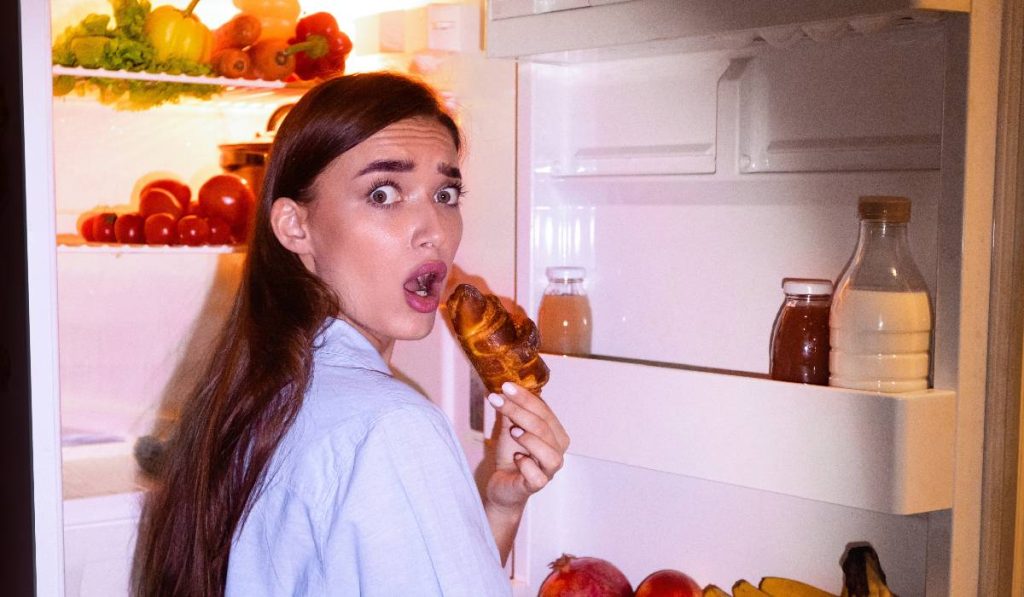 De ce foamea dă năvală după Sărbători: Ce-ți fac excesele hormonilor