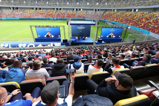 Peste 800 de specialiști la evenimentul-gigant dedicat antrenorilor