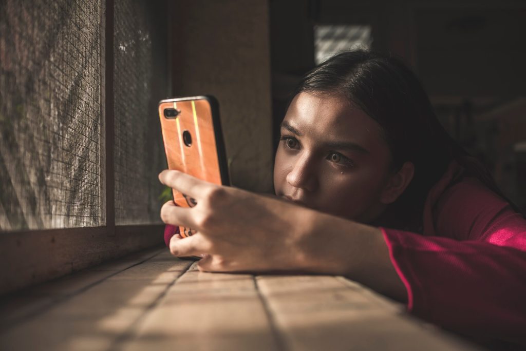 De ce dispar oamenii fără urmă? Explicația ȘTIINȚIFICĂ a fenomenului ghosting