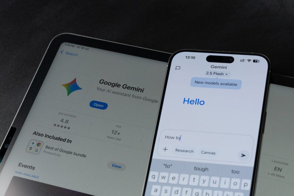 Google Gemini integrează funcționalități de detectare a crizelor de sănătate mintală Google a anunțat recent că asistentul virtual cu inteligență artificială Gemini poate identifica acum dacă un utilizator ar putea avea nevoie de informații legate de sănătate mintală și îl poate redirecționa rapid către resurse specializate de ajutor