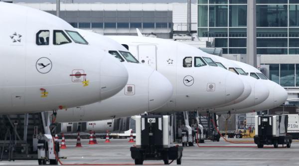 Grevă în Europa: Sute de zboruri anulate, haos pentru pasageri