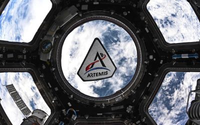 Astronauții de pe viitoarele misiuni spațiale, precum Artemis II, nu vor fotografia, cel mai probabil, o „centură” vizibilă de resturi orbitale în jurul Pământului