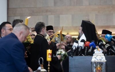 Lumina Sfântă a ajuns la București: Candelă aprinsă pe Otopeni din Ierusalim