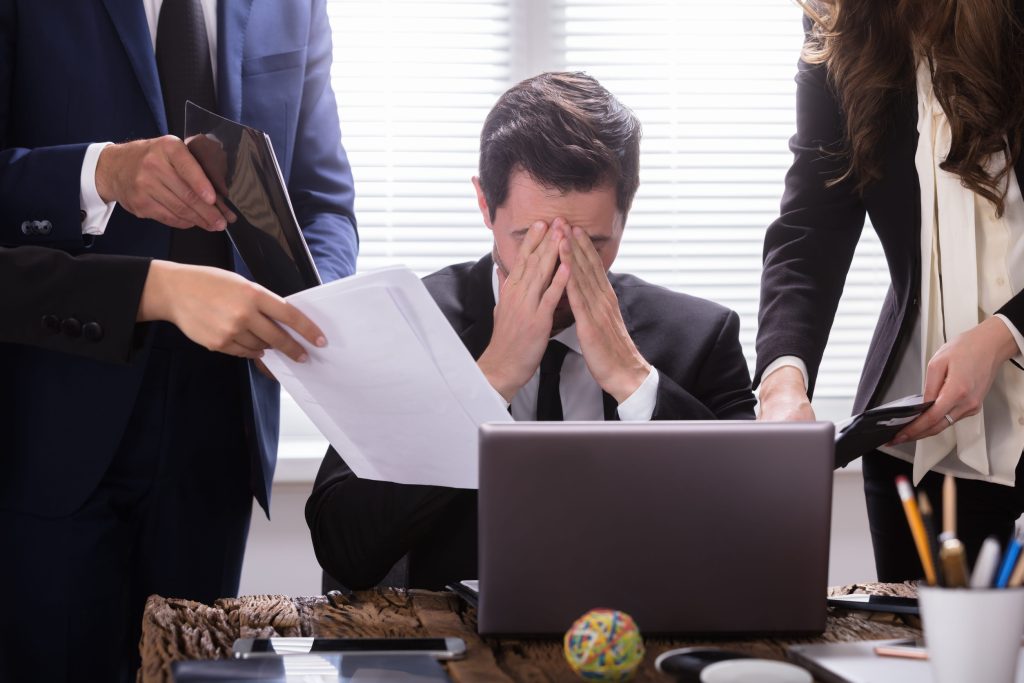 Epuizare la vârful companiilor. Cum recâștigă firmele managerii productivi?