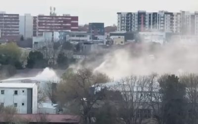 Incendiu devastator în Constanța: Nouă oameni, duși la spital, focul stins după ora 21