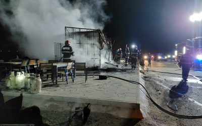 Incendiu violent la un fast-food din Cluj, în miez de noapte