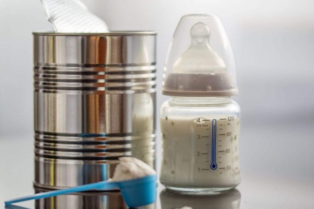 Alimentația cu lapte praf: Ghid pentru părinți. Ce formulă alegi?