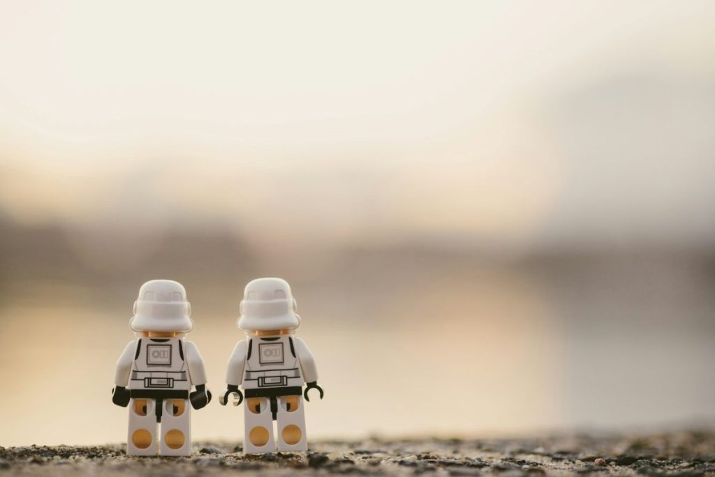 A.I. sub acoperire Lego: Iranul răspândește propagandă cu videoclipuri virale