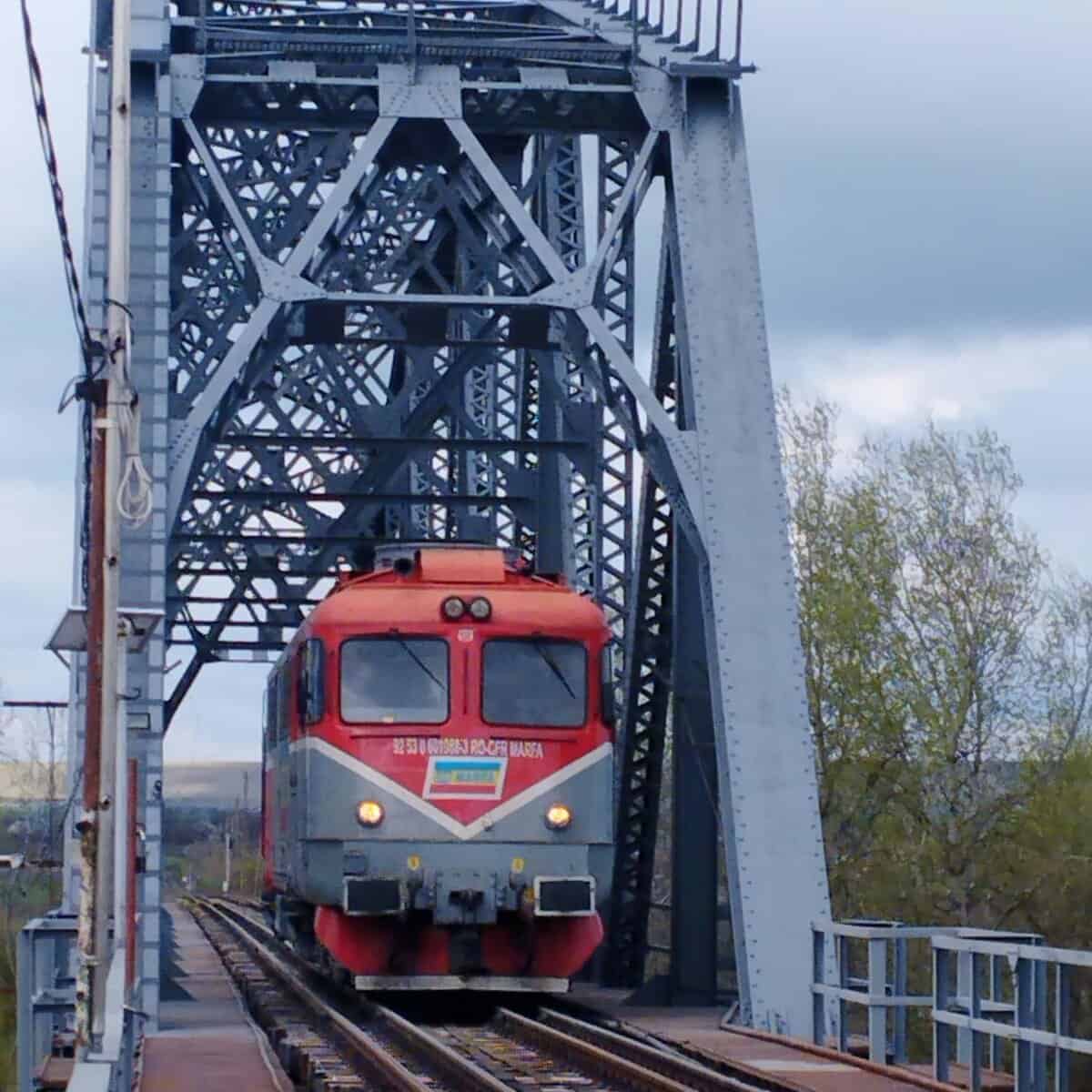 România, pionieră: Prima locomotivă trec Prutul spre Republica Moldova