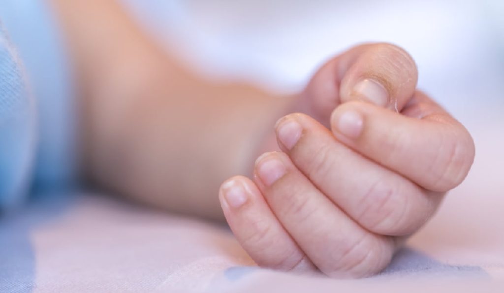 Copil de 9 ani, ținut prizonier din 2024 de tatăl său: era malnutrit și nu putea merge