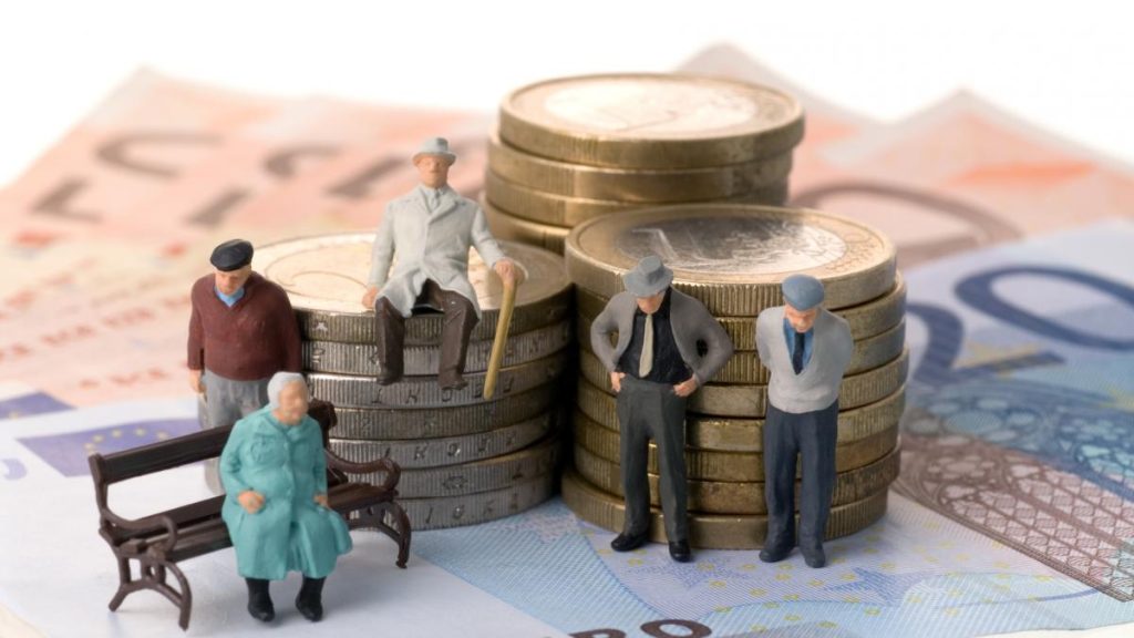 Marea pensionare s-ar putea să ne lase fără pensii: România, în pragul colapsului