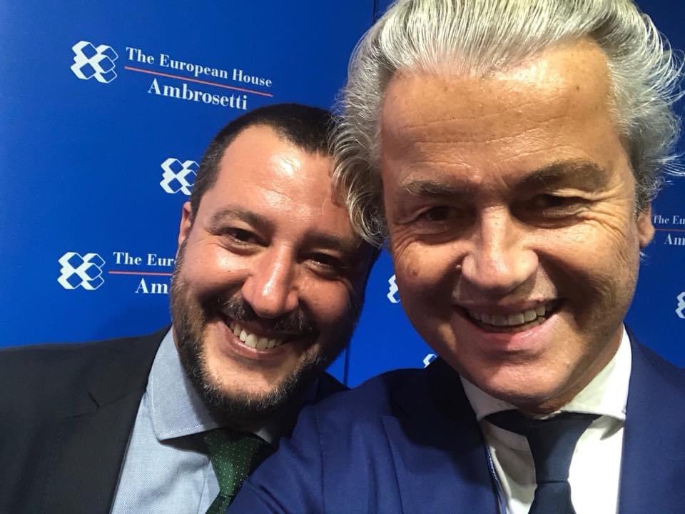 Adunări paralele: Extrema dreaptă la Milano, stânga vrea consolidarea democrației la Barcelona
