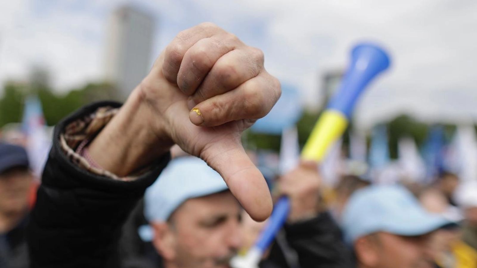Sindicaliștii cer negocieri cu politicienii pentru guvernare stabilă