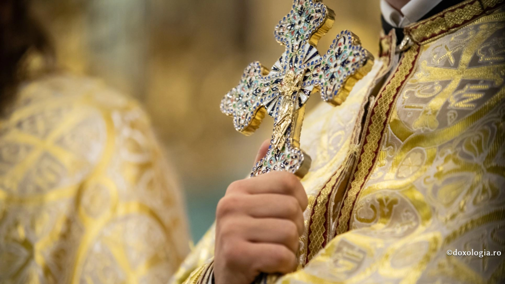 Arhimandritul ZAHARIA PERES: Lumina Paștelui alungă întunericul