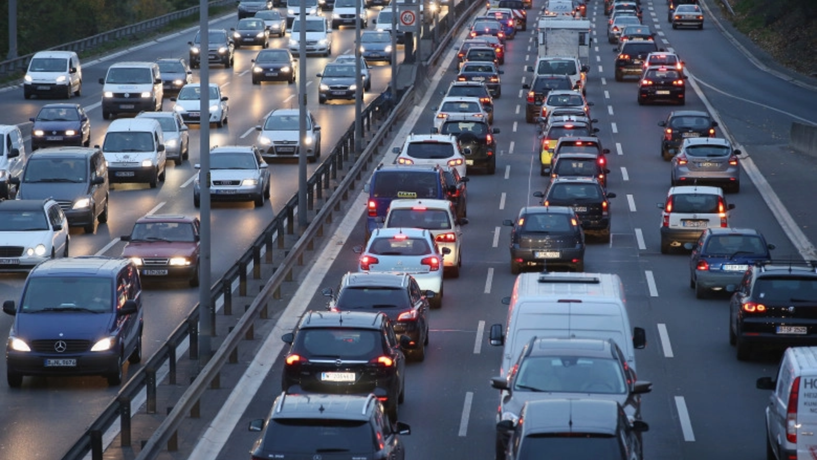 Infotrafic: Cum circuli sâmbătă dimineață pe șoselele din România