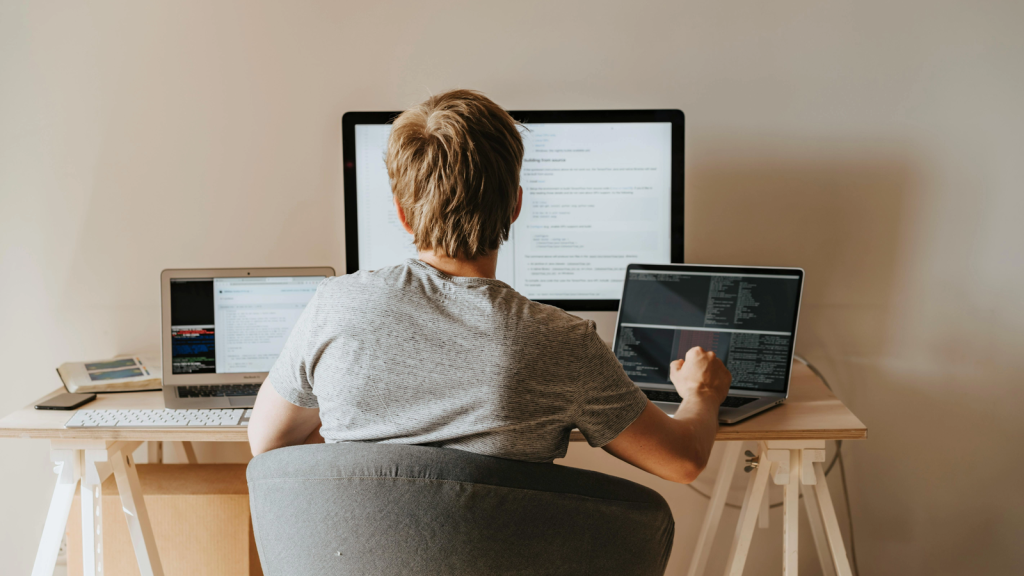 Germanii își caută strămoșii NAZI: Milioane verifică genealogiile