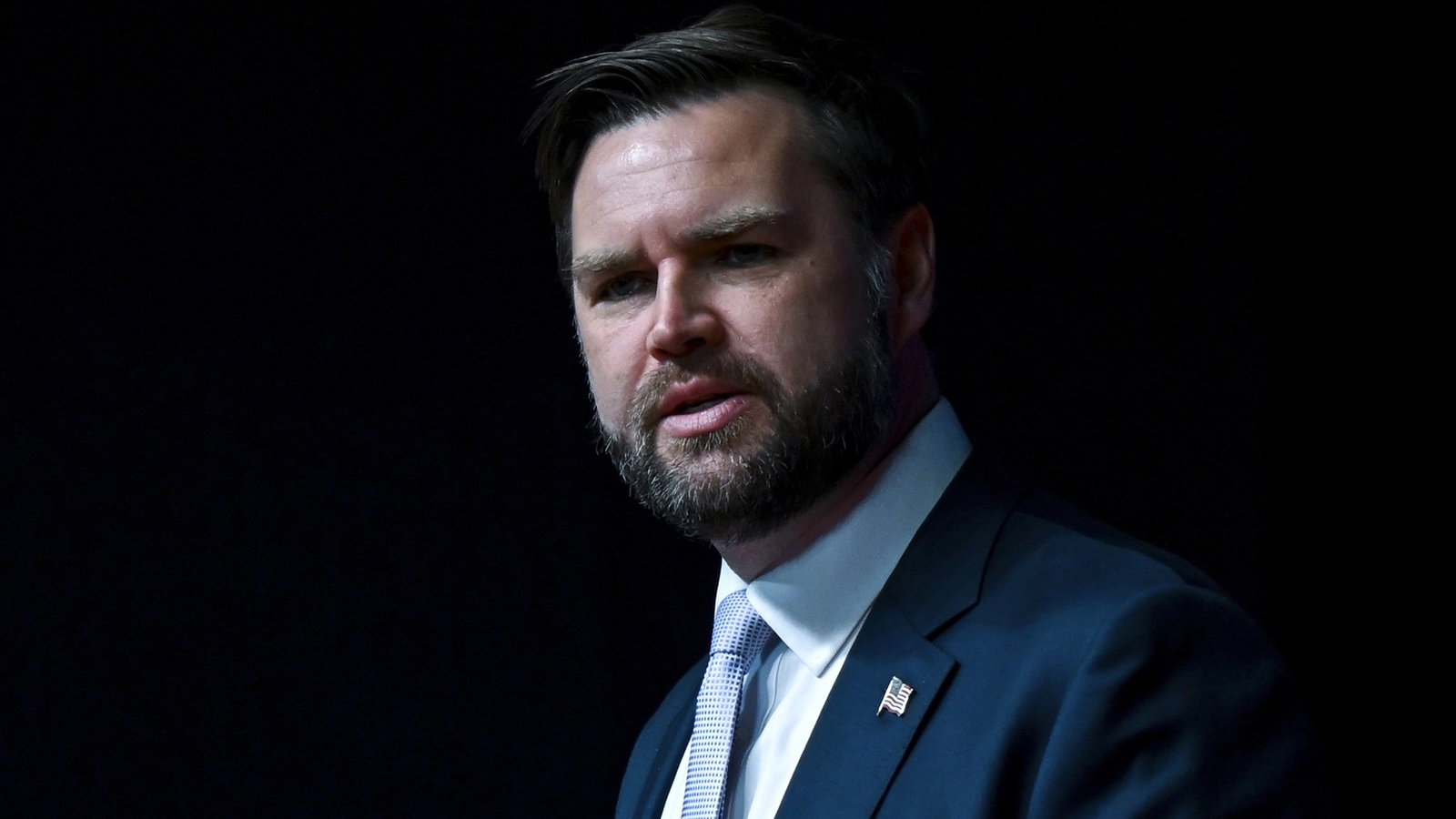 J.D. Vance, afectat de rezultatul alegerilor din Ungaria