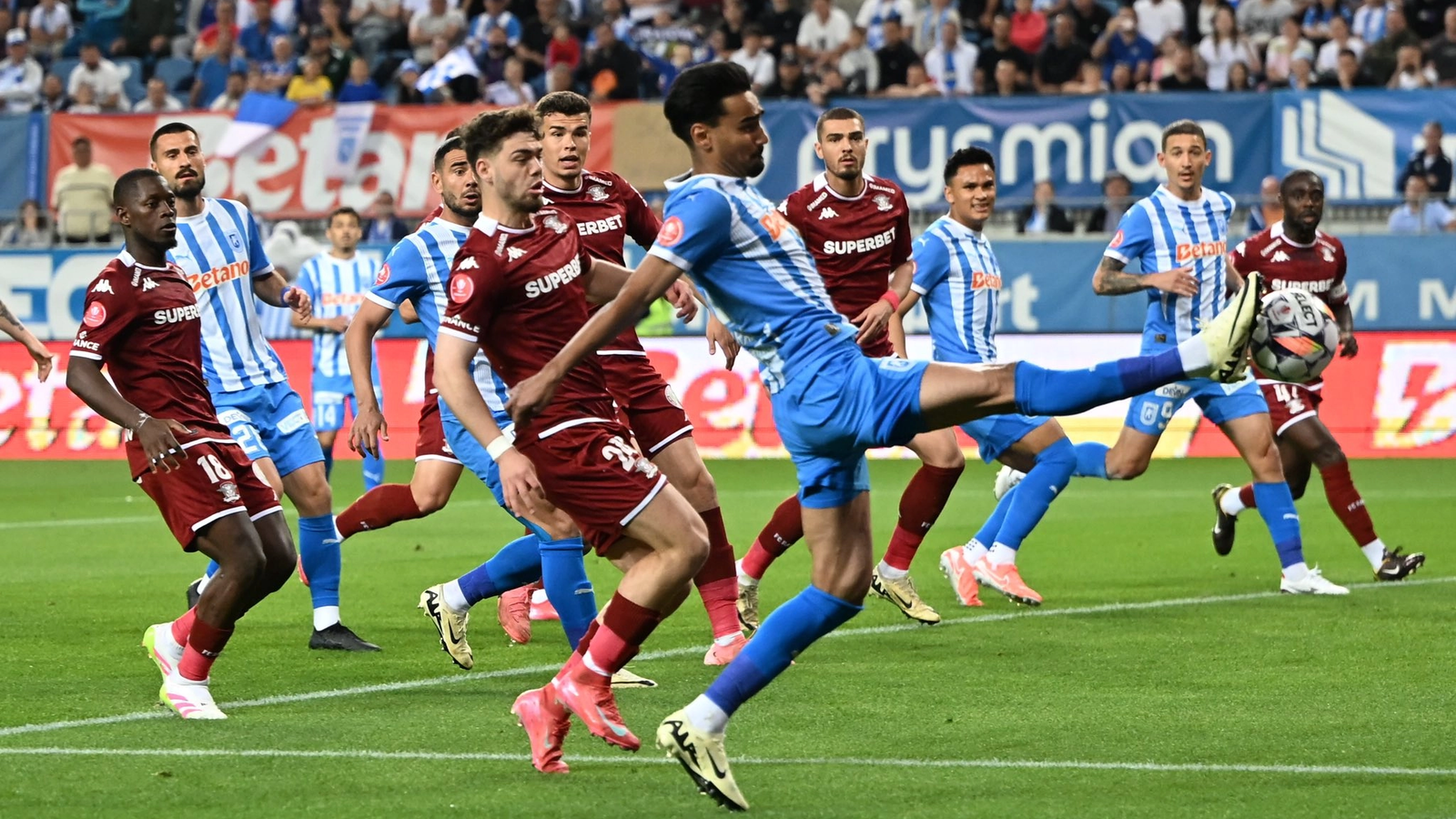 U Craiova zdrobește Rapid în derby-ul Olteniei: 1-0!