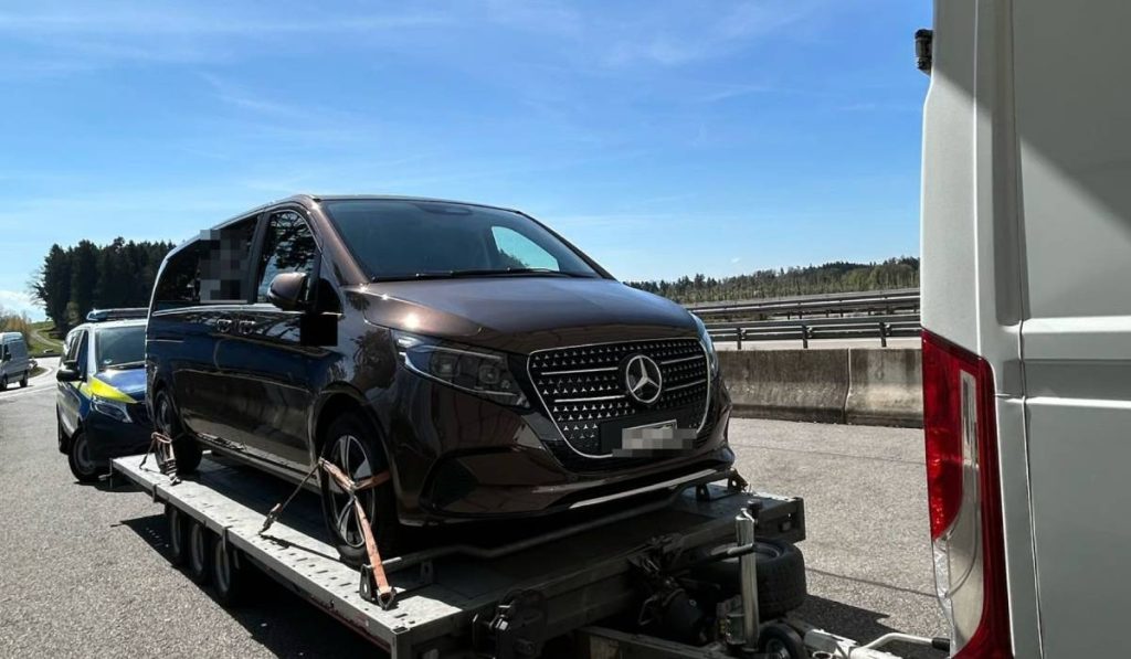 Șofer român, OPRIT pe autostradă în Germania: Amenda de 30.000 euro