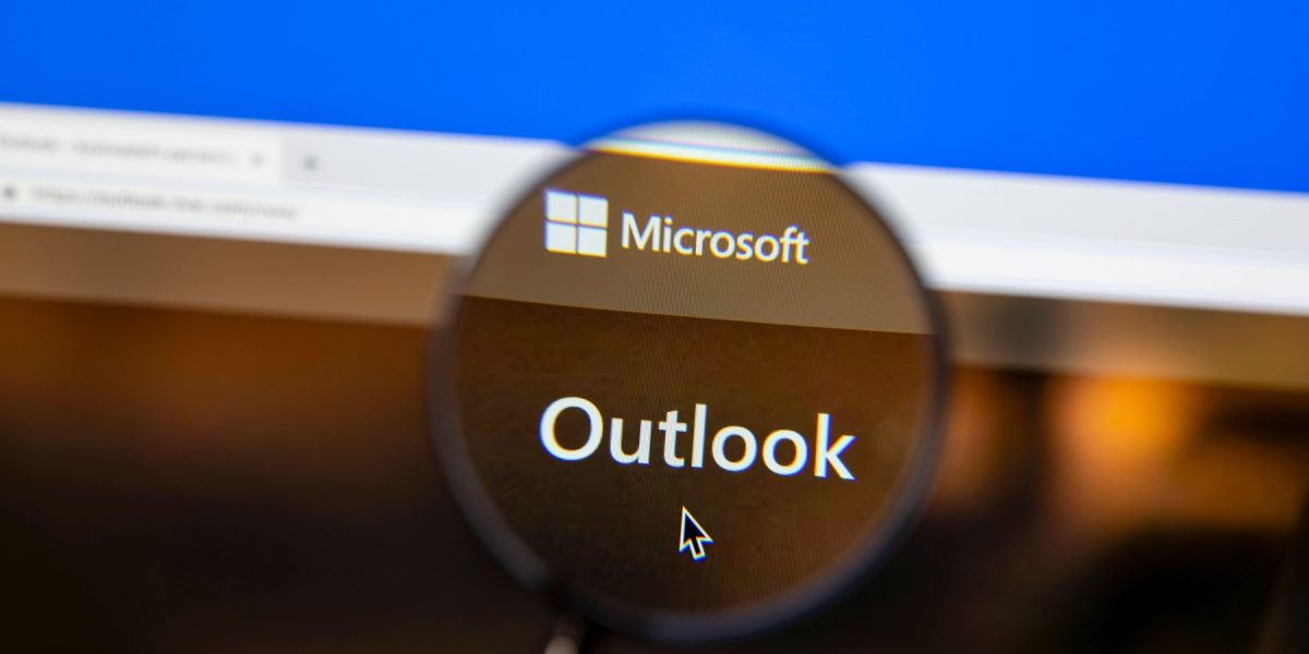 Microsoft repară eroarea din Classic Outlook care bloca trimiterea emailurilor