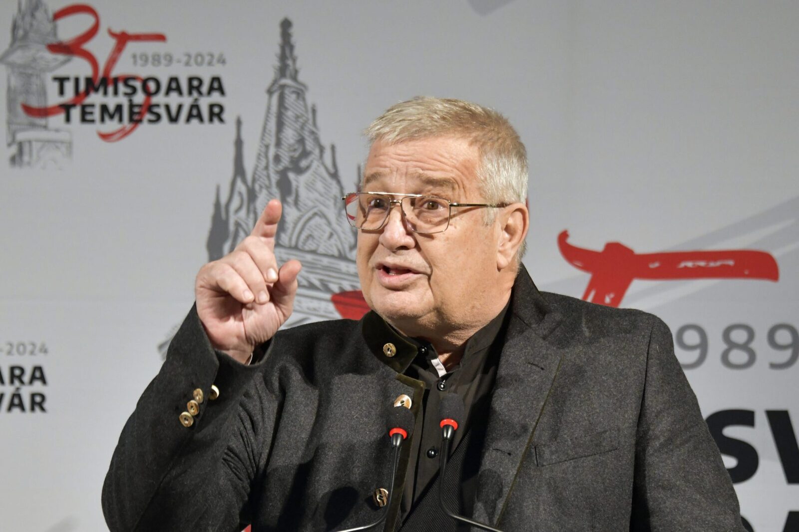 Dinescu, după incendiu: „Balada păgubosului cu valiza aprinsă”