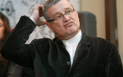 Tragedie: Casa poetului Mircea Dinescu, distrusă de flăcări la Cetate