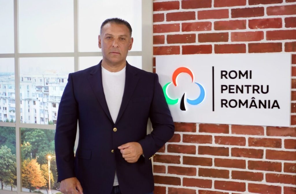 Nicolae Păun, urare de Ziua Romilor: „La mulți ani!” și „But berșa angle!”