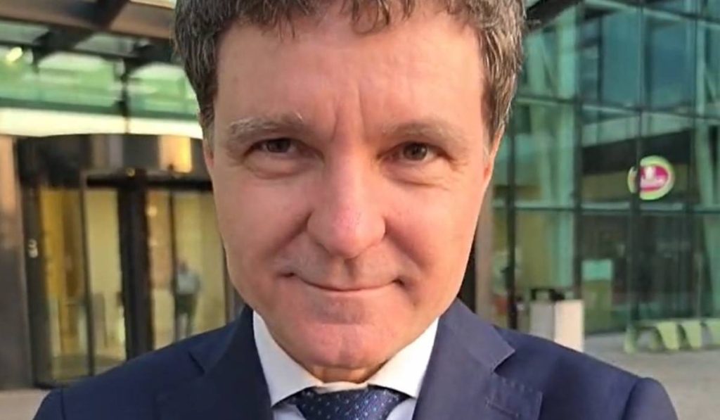 Nicușor Dan, interogat de Marian Ceaușescu pe stradă: „Avertisment verbal”