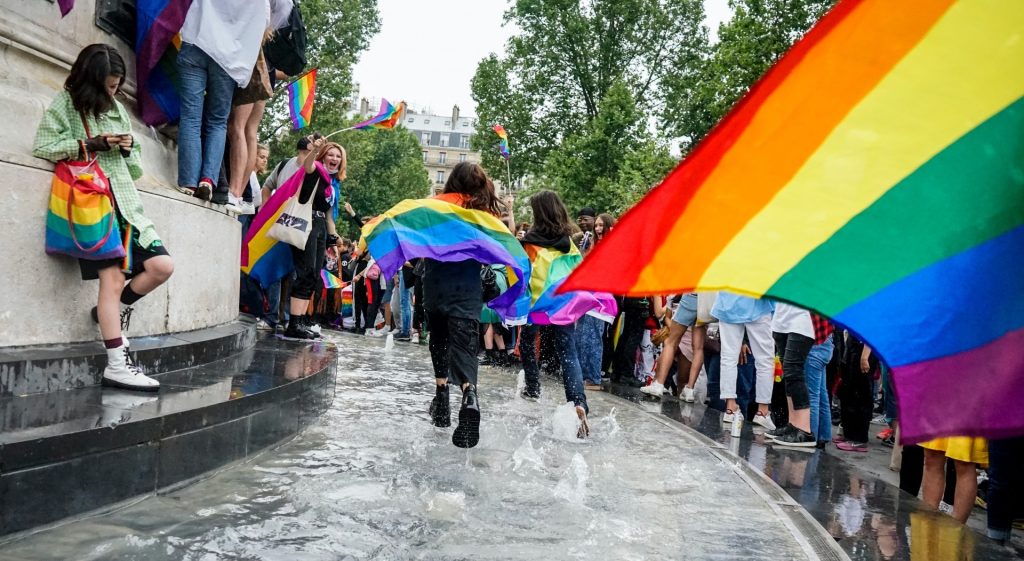 CJUE obligă Ungaria să schimbe legea anti-LGBTQ: Copiii, protejați!