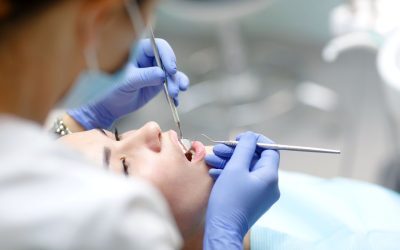 Persoanele în vârstă care evită tratamentele dentare din cauza costurilor pot avea un risc crescut de a dezvolta boli cardiovasculare și demență, conform unui studiu realizat de cercetătorii de la Școala de Sănătate Publică a Universității din Boston (BUSPH)