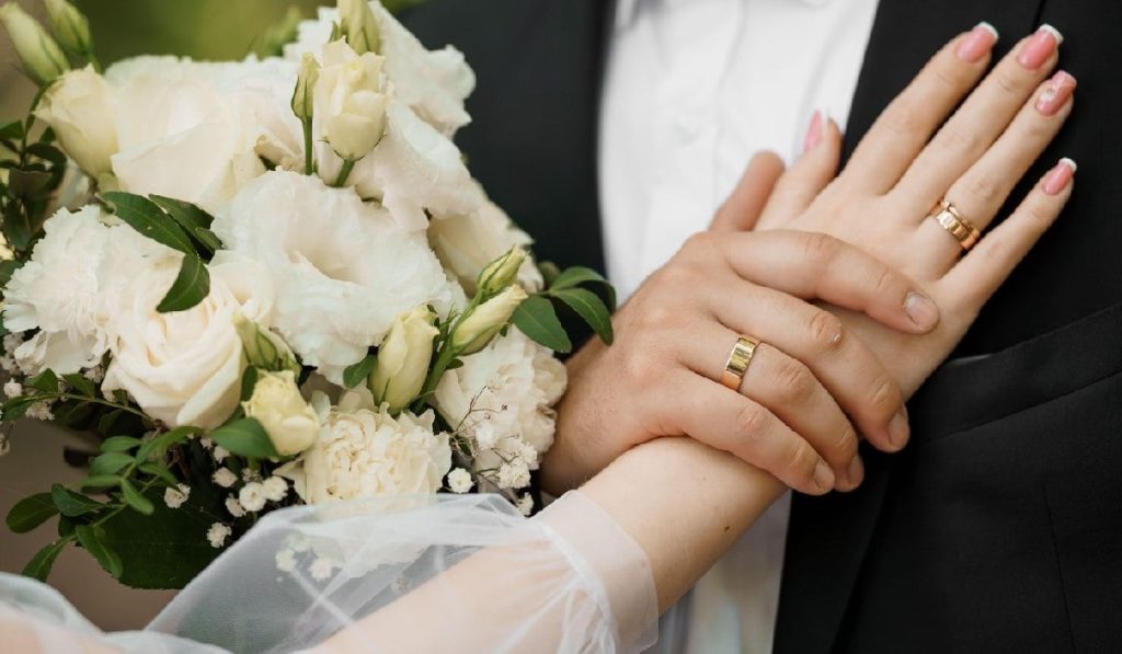 NeCăsătoriții, mai predispuși la cancer: Studiul care dă fiori