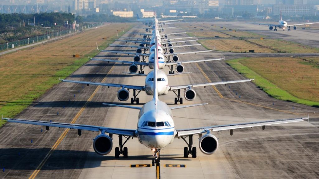 Companie aeriană suspendă zborurile pe timpul verii: Pasagerii, afectați