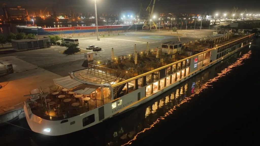 Vas cu sute de turiști SUA, Australia și UK face escală la Constanța