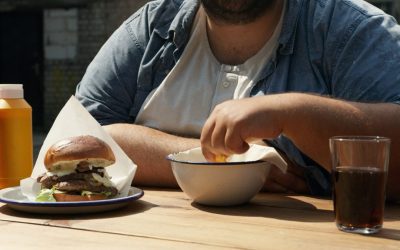 Obezitatea, umbra care întunecă progresele în Sănătate, arată un raport OCDE