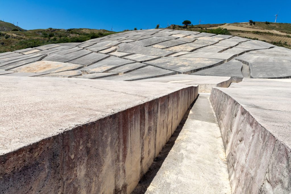 Un oraș din beton, „Pompeii modern”: Artă contemporană sau dezastru urban?