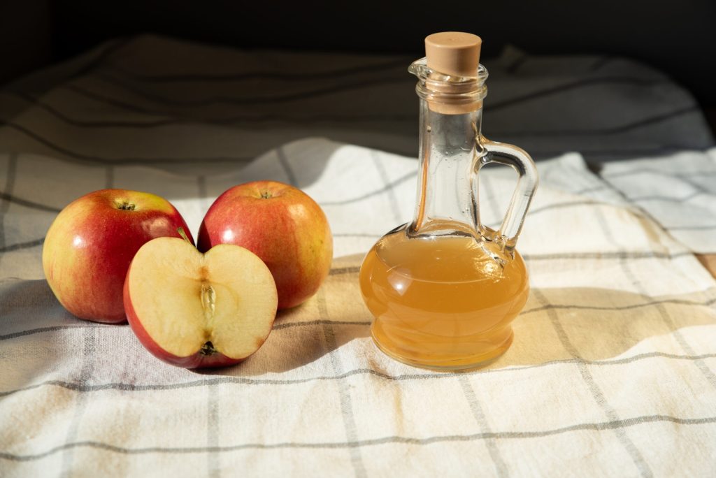 Oțetul de mere, secretul ieftin și rapid contra țânțarilor