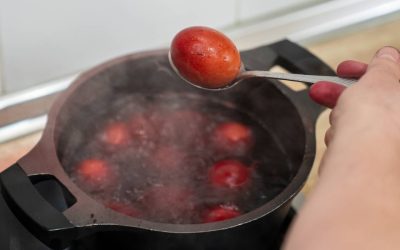 Piatră în stomac după Paște: Cum recunoști indigestia de la ouă