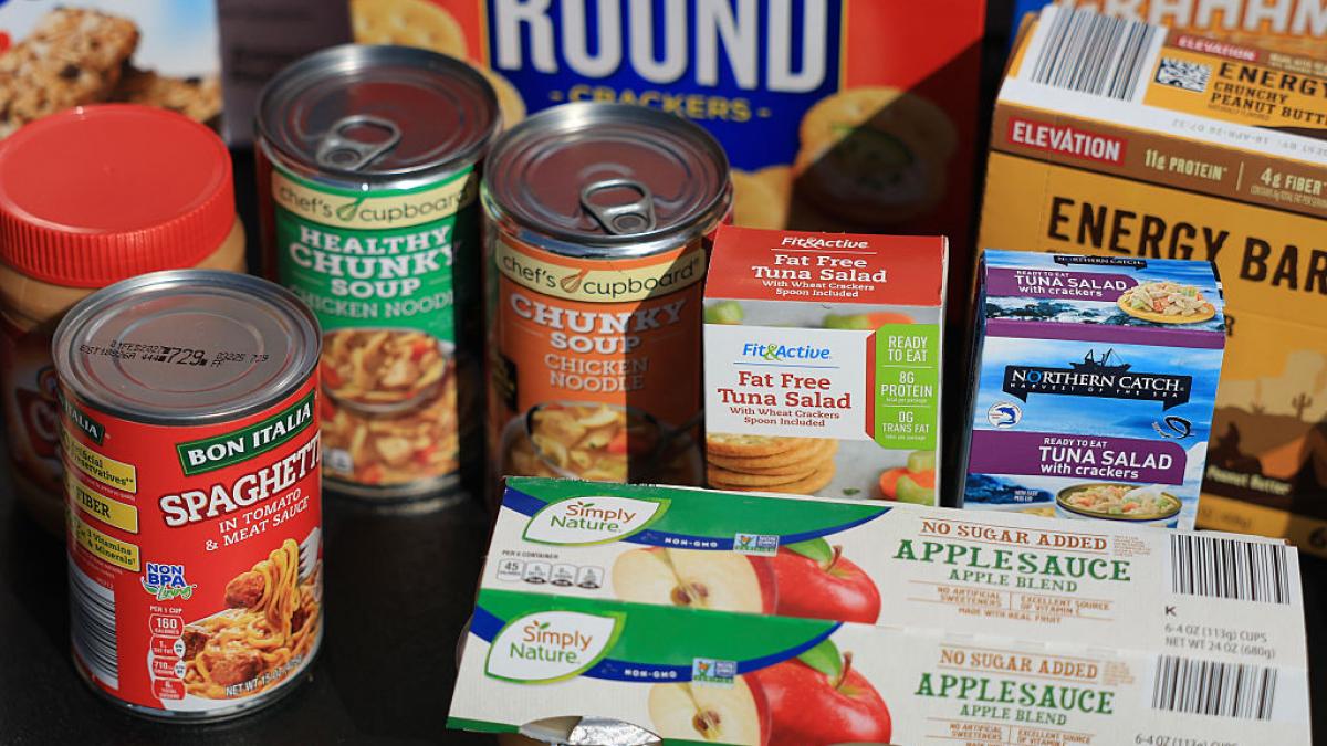 Oamenii trebuie să aibă în casele lor o rezervă de alimente pentru situații de urgență, în condițiile în care perturbările lanțurilor de aprovizionare provocate de război, fenomene meteo extreme sau atacuri cibernetice pot deveni o realitate iminentă