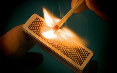 John Walker, pionierul chibriturilor moderne John Walker, chimist britanic născut pe 29 mai 1781, a marcat începuturile fabricării chibriturilor printr-o descoperire aparent accidentală