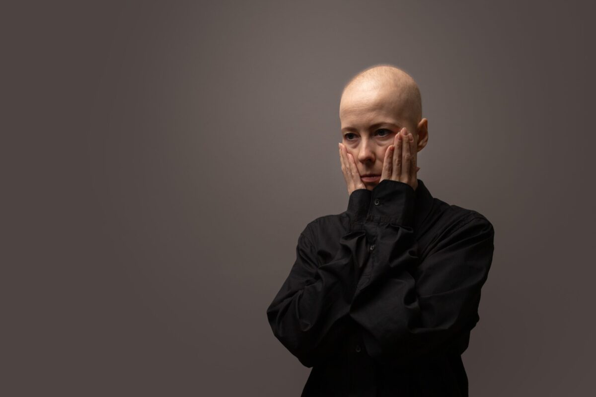 Factorul ignorat care poate decide supraviețuirea după un diagnostic de cancer apare prima dată în CSID: Ce se întâmplă Doctore? Un nou studiu arată că starea emoțională a pacienților diagnosticați cu cancer poate avea un impact semnificativ asupra șanselor de supraviețuire