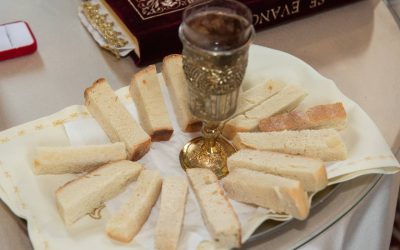 Pâinea sfințită de Paști: Un simbol al credinței și al tradiției Pâinea sfințită, un element central al sărbătorilor pascale pentru mulți creștini, este mult mai mult decât o gustare