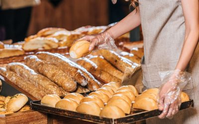 Pâinea, un aliment de bază prezent zilnic pe mesele multor români, poate ascunde pericole pentru sănătatea cardiovasculară, din cauza conținutului ridicat de sare