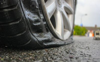 Schimbi roata? Sfaturi CRUCIALE să eviți să fii victima infractorilor!