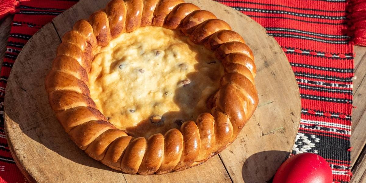 Pasca cu smântână, secretul unei texturi fine: înlocuiește brânza de vaci!