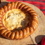 Pasca cu smântână, secretul unei texturi fine: înlocuiește brânza de vaci!